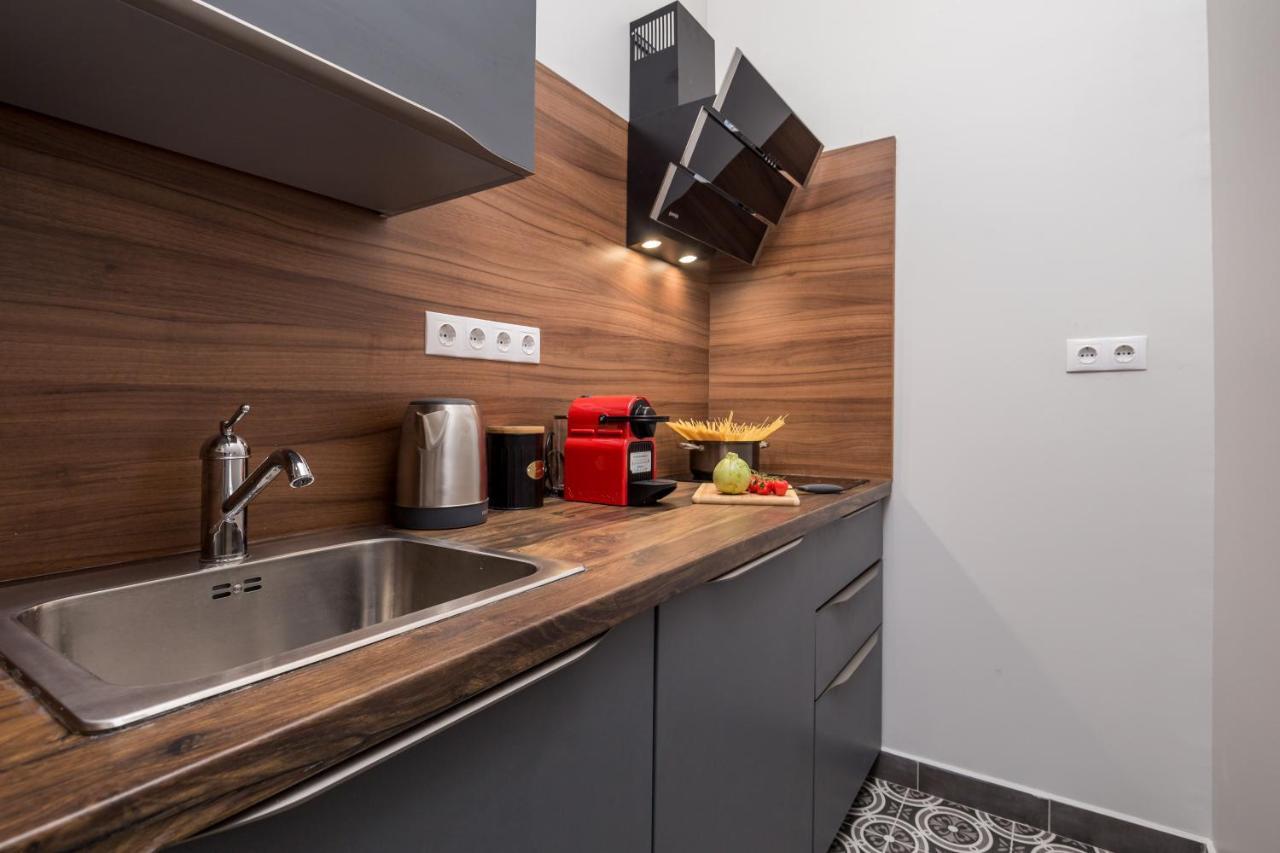 Apartments Porto Marina 2 Рийека Екстериор снимка