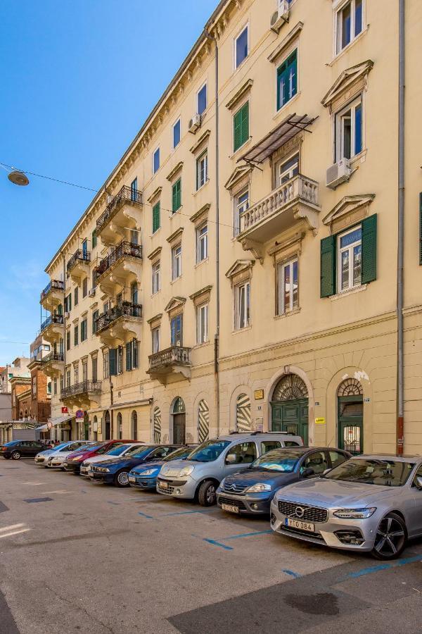Apartments Porto Marina 2 Рийека Екстериор снимка